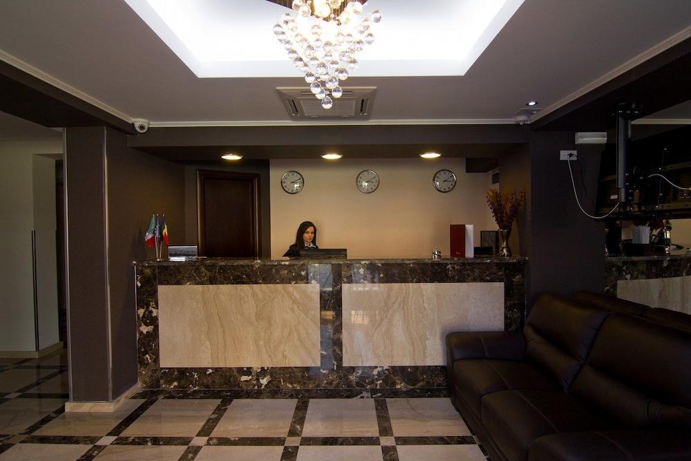 West Plaza Hotel Bucharest Luaran gambar