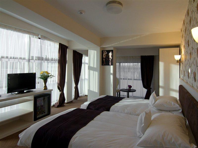 West Plaza Hotel Bucharest Luaran gambar